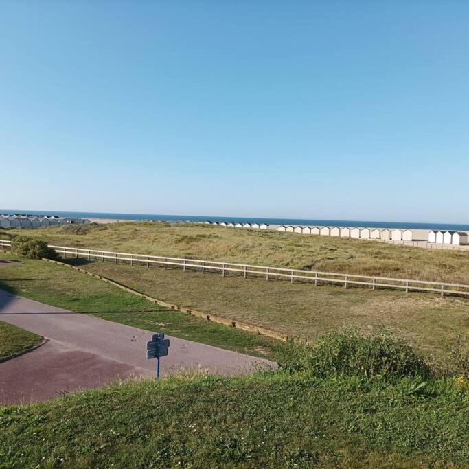 Superbe Appartement En Bord De Mer Ouistreham Extérieur photo